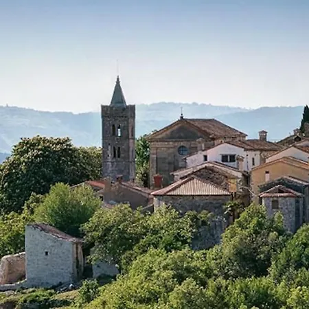 Villa Millefoglie, A Century-old Stone House Nestled In A Nature Park
