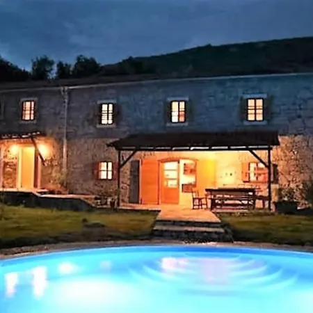 Millefoglie, A Century-old Stone House Nestled In A Nature Park Lupoglav (Istria)