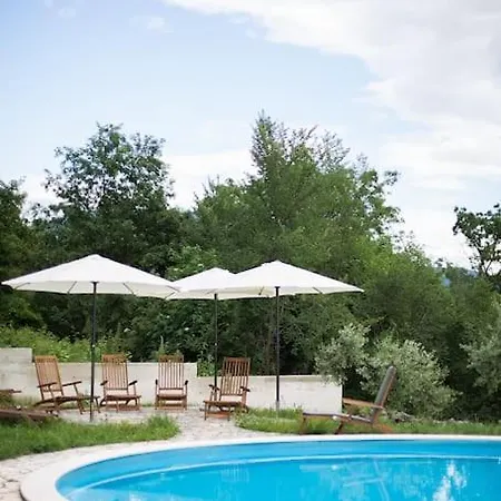 Millefoglie, A Century-old Stone House Nestled In A Nature Park Lupoglav (Istria)
