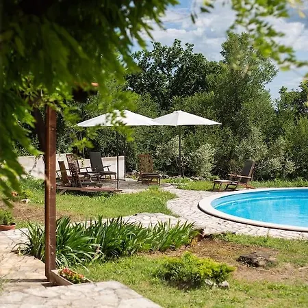 Millefoglie, A Century-old Stone House Nestled In A Nature Park