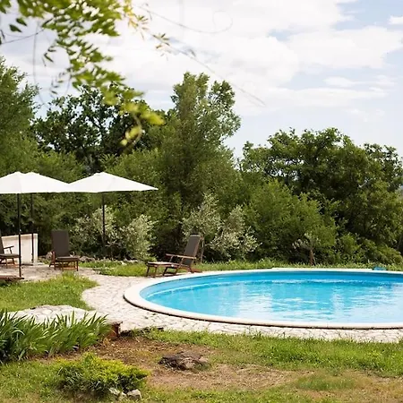 Villa Millefoglie, A Century-old Stone House Nestled In A Nature Park Lupoglav (Istria)