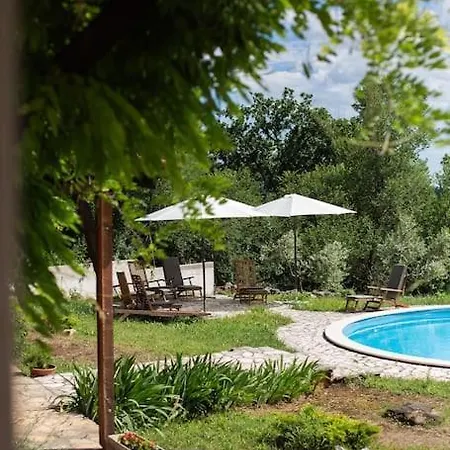 Villa Millefoglie, A Century-old Stone House Nestled In A Nature Park Lupoglav (Istria)